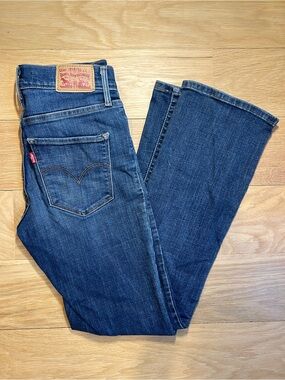 Levi’s Shaping Bootcut Jeans